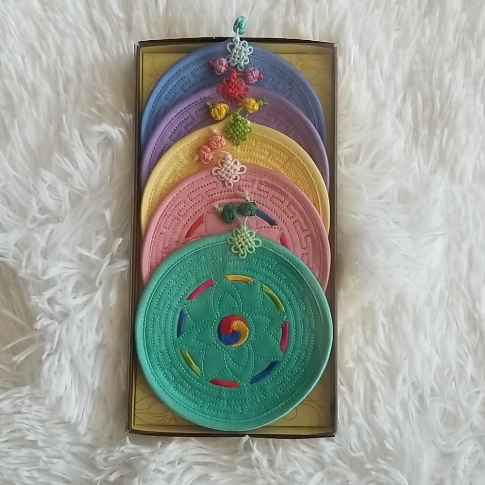 Korean Gift Set - Picture 2 of 4
